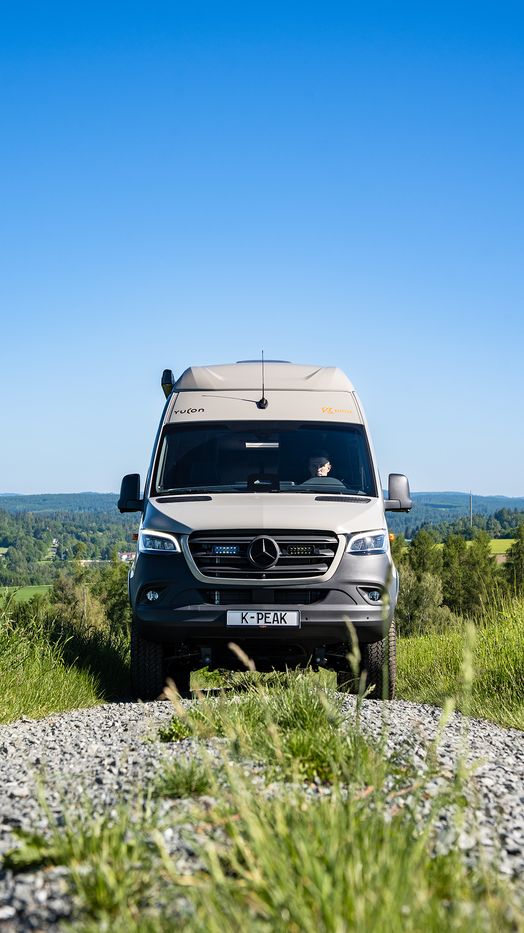 Yucon K-peak – Off-road Campervan Front View Yucon K-peak – Off-Road Campervan Front View