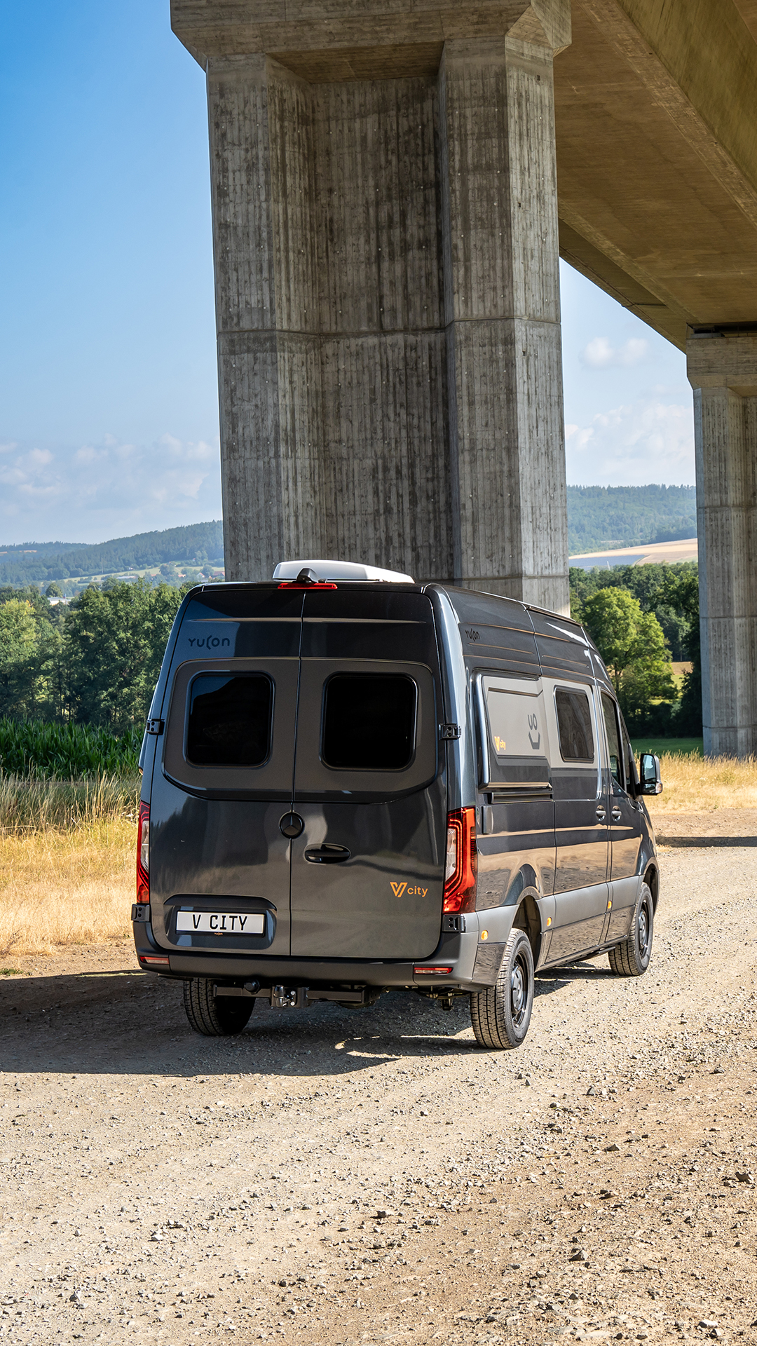 Yucon V-city Campervan – Rear View Yucon V-city Campervan – Rear View
