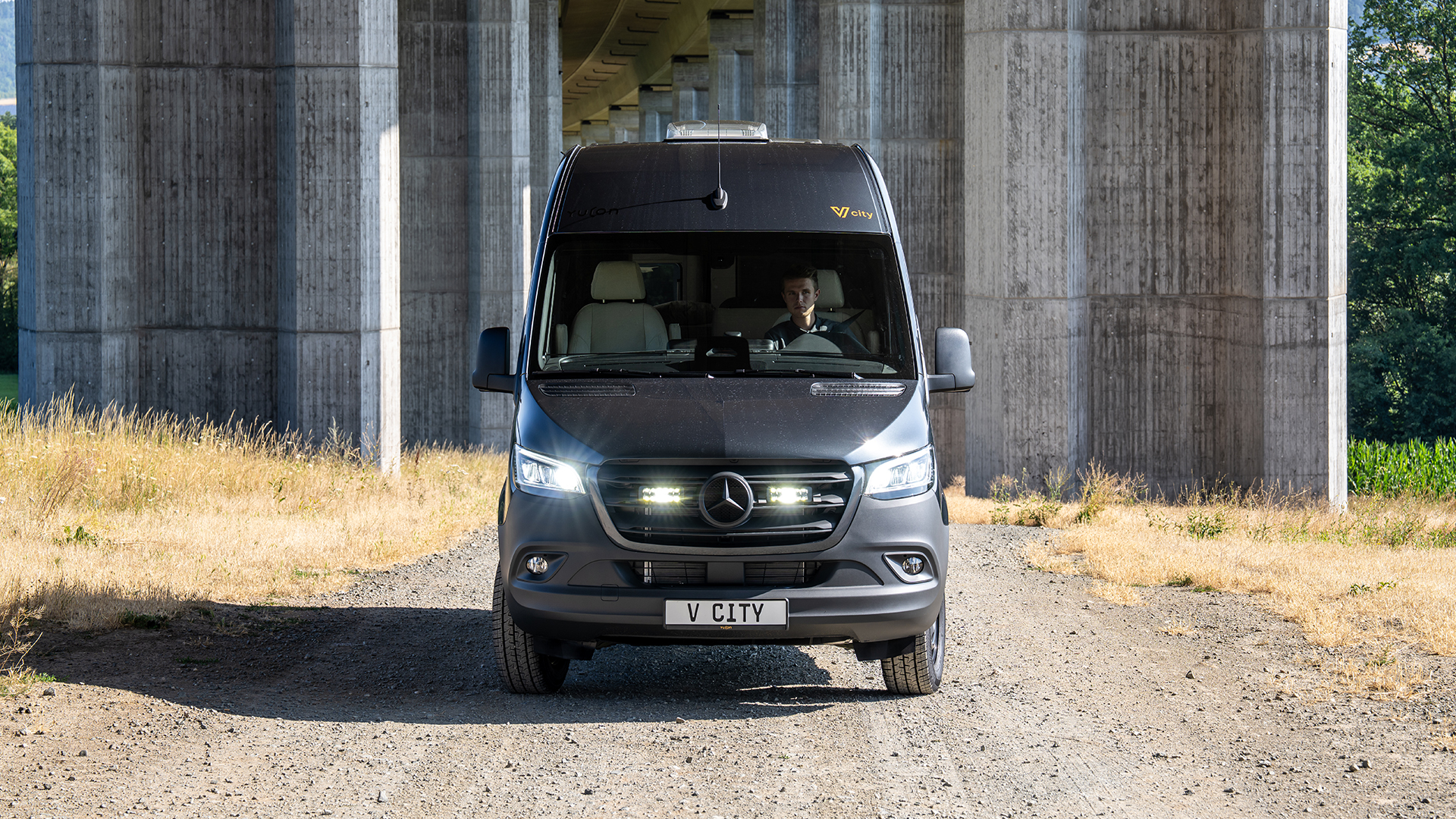 Yucon V-city Campervan – Auxiliary Headlights Yucon V-city Campervan – Additional Headlights