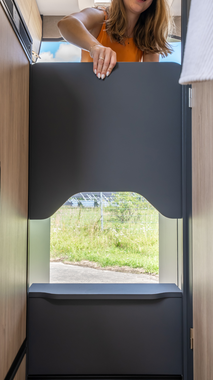 Yucon V-city Campervan – Through-loading option under the GD bed Yucon V-city Campervan – Through-loading option under the double bed