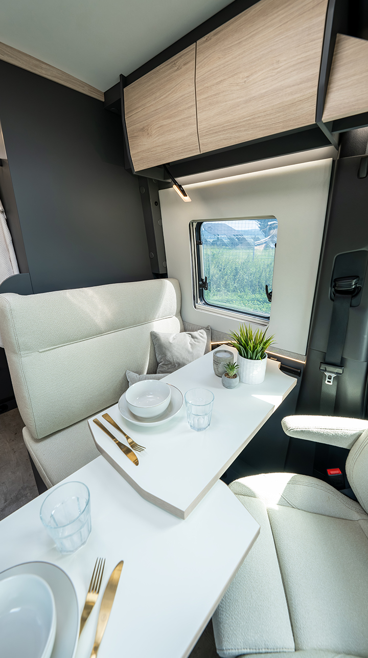Yucon V-city Campervan – Seating area for up to 4 people Yucon V-city Campervan – Seating Area for Up to 4 People