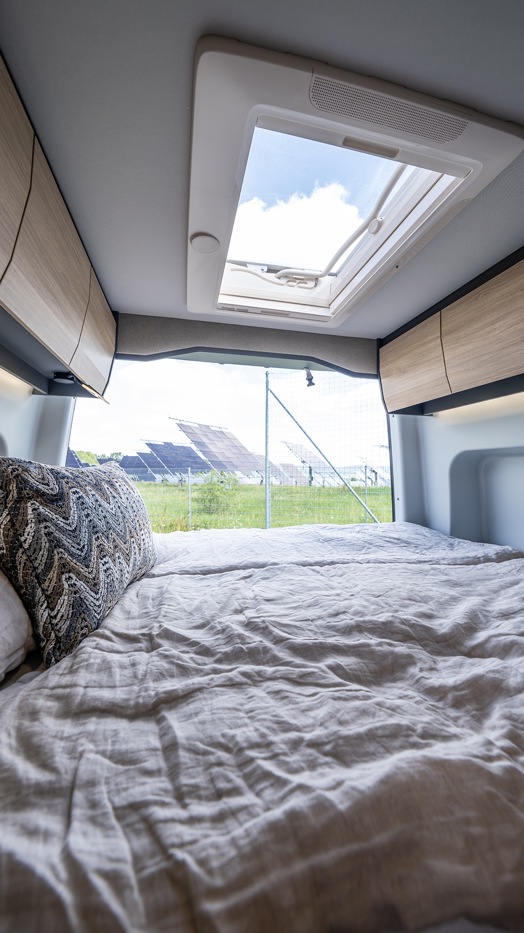 Yucon V-city Campervan – Bed Yucon V-city Campervan – Bed