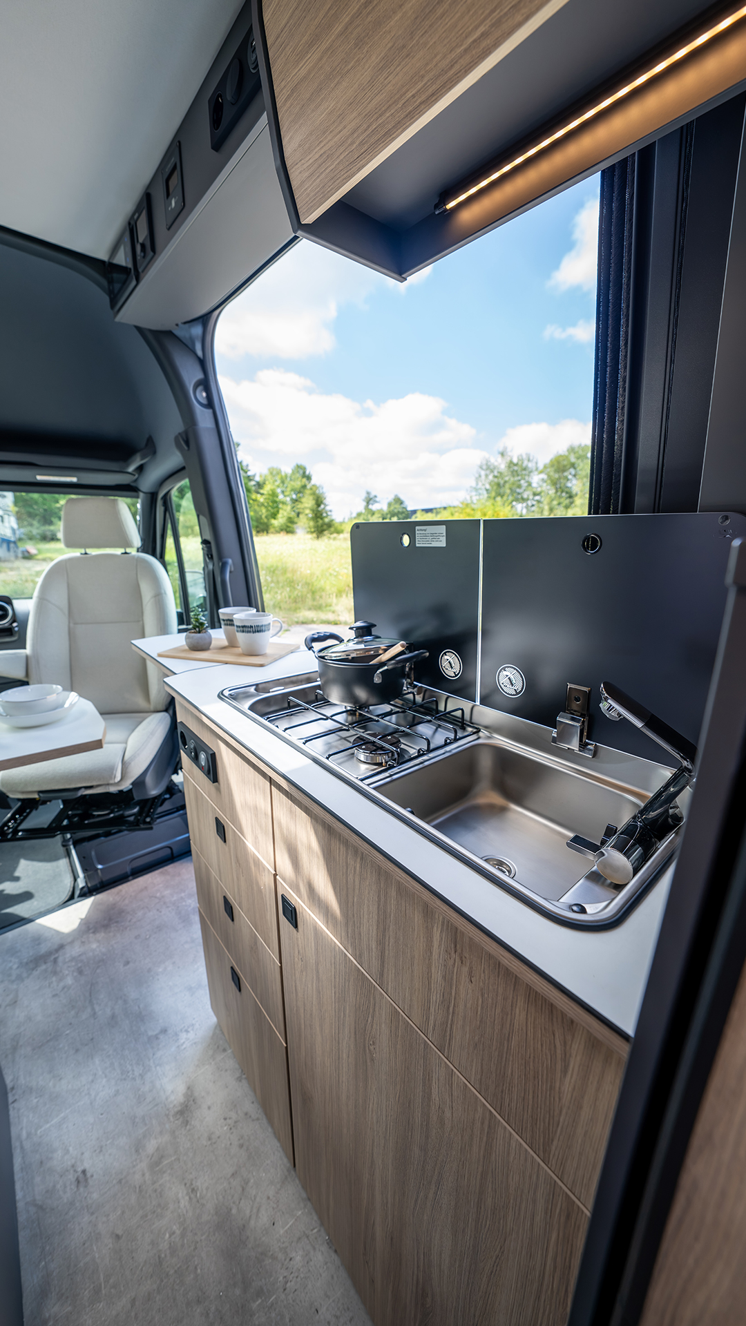 Yucon V-city Campervan – Kitchen Yucon V-city Campervan – Kitchen