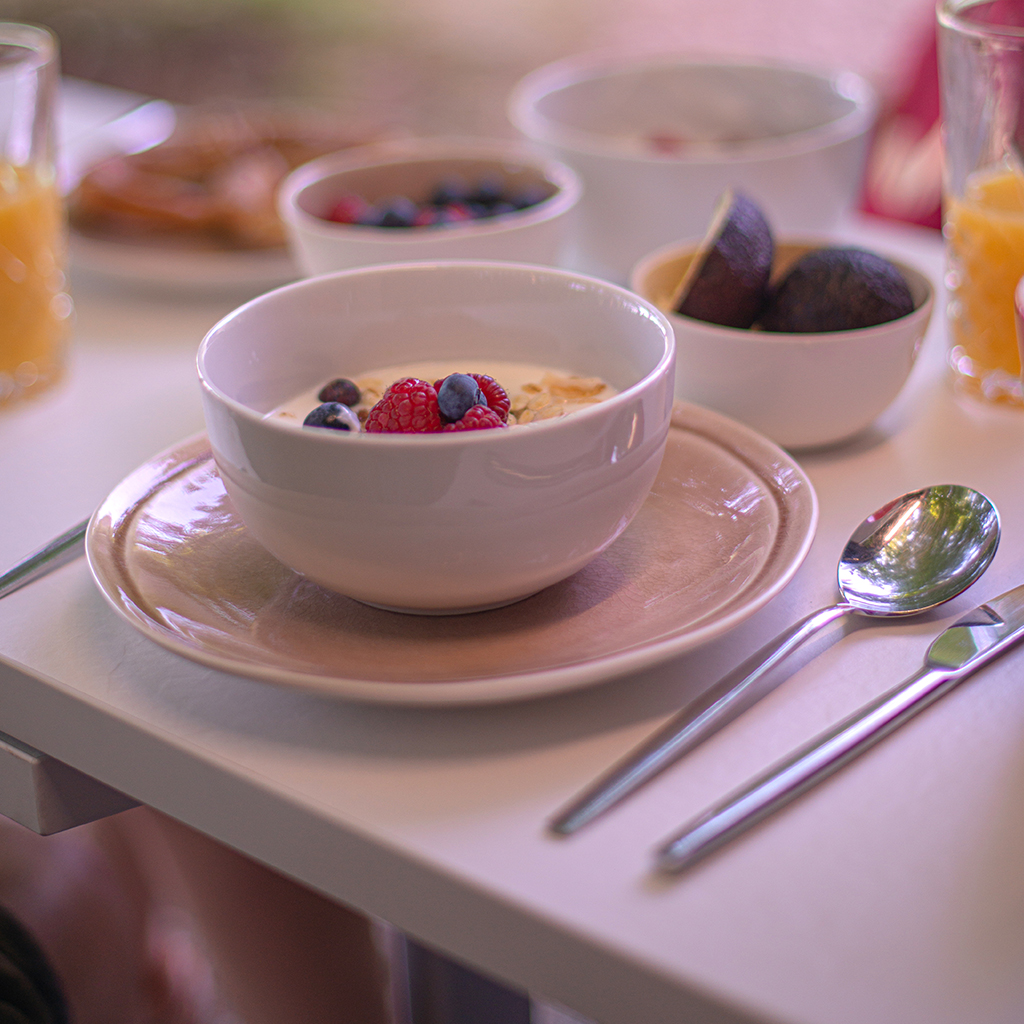 Breakfast with a View – Yucon 6.0 Camper Van by FRANKIA